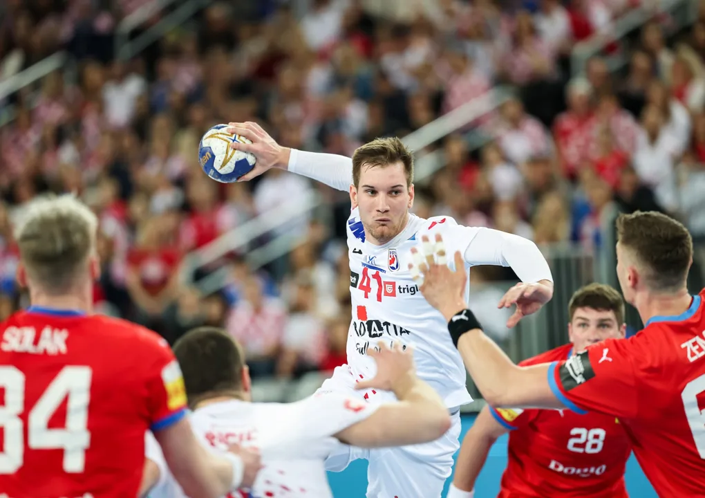 Slovenia, Croatia, Portugal qualify; Faroe Islands shock Netherlands
