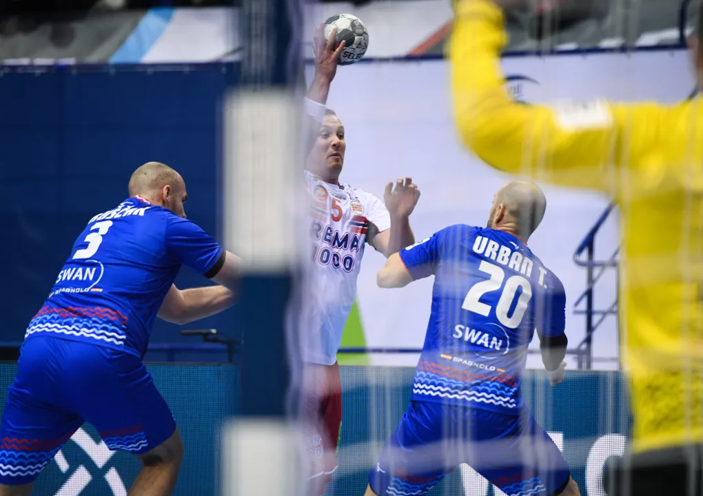 Norway survive first half scare to beat hosts Slovakia