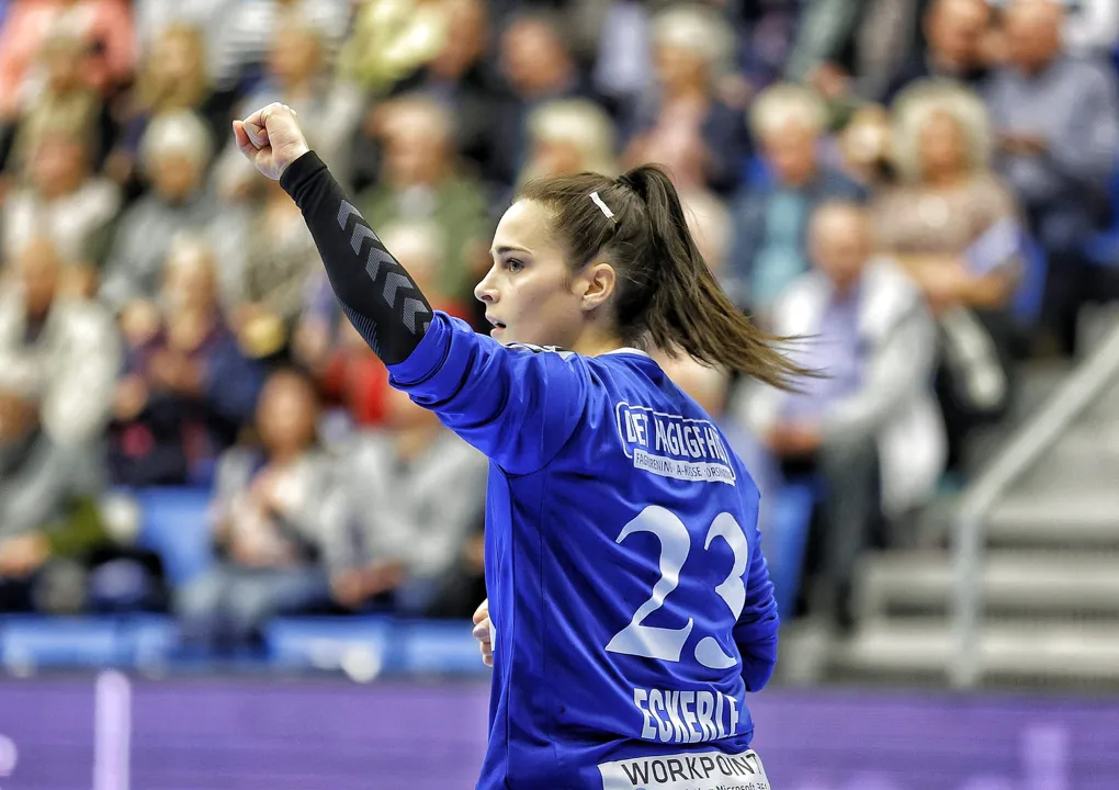 Eyes in round 9 on Russian-Danish duels