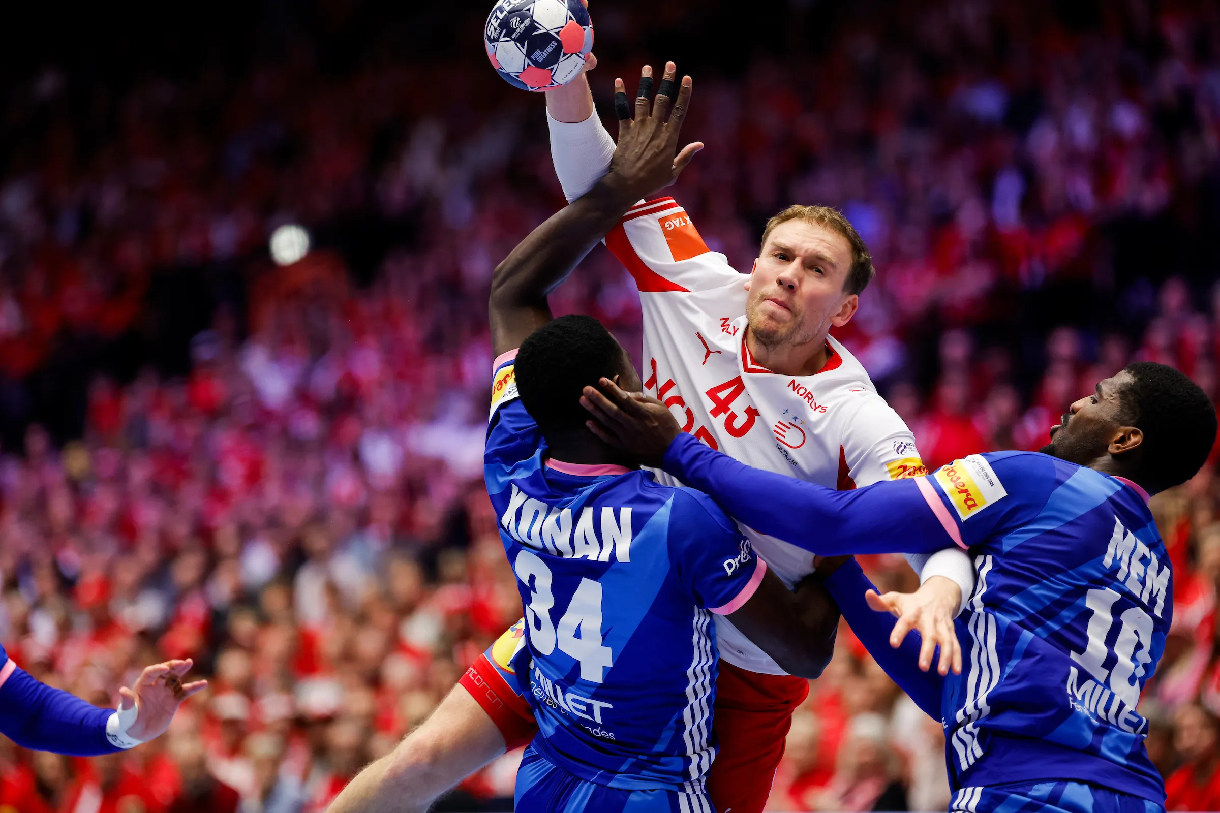 Denmark strike back in intense clash of the giants at Men's EHF EURO