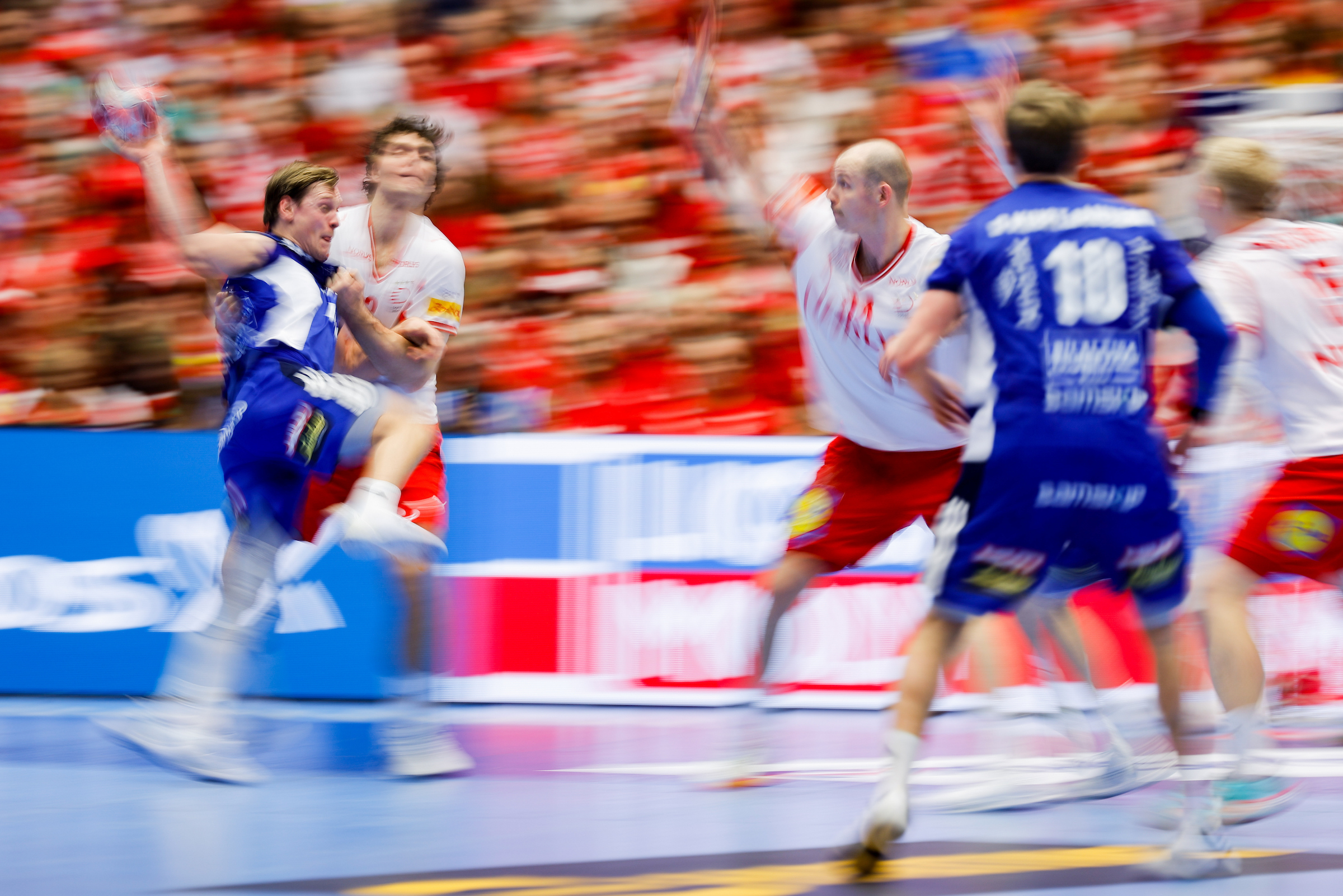 Live blog: Denmark in physical clash with Iceland for final ticket