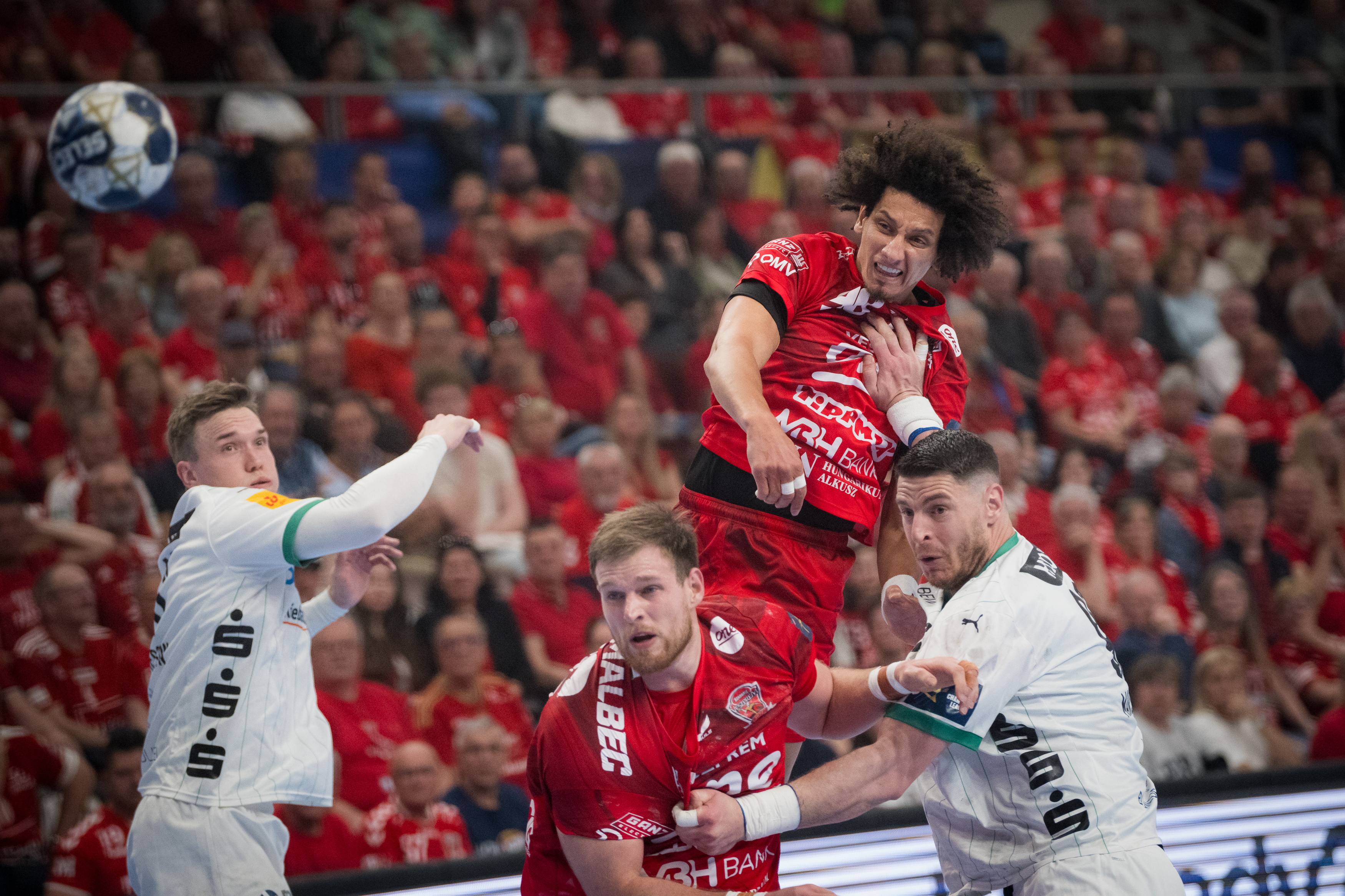 Everything still open after Veszprém edge Berlin