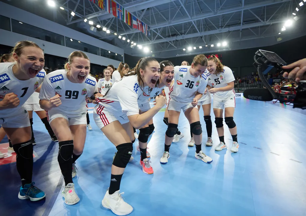 SUMMARY: Hungary book final against Denmark