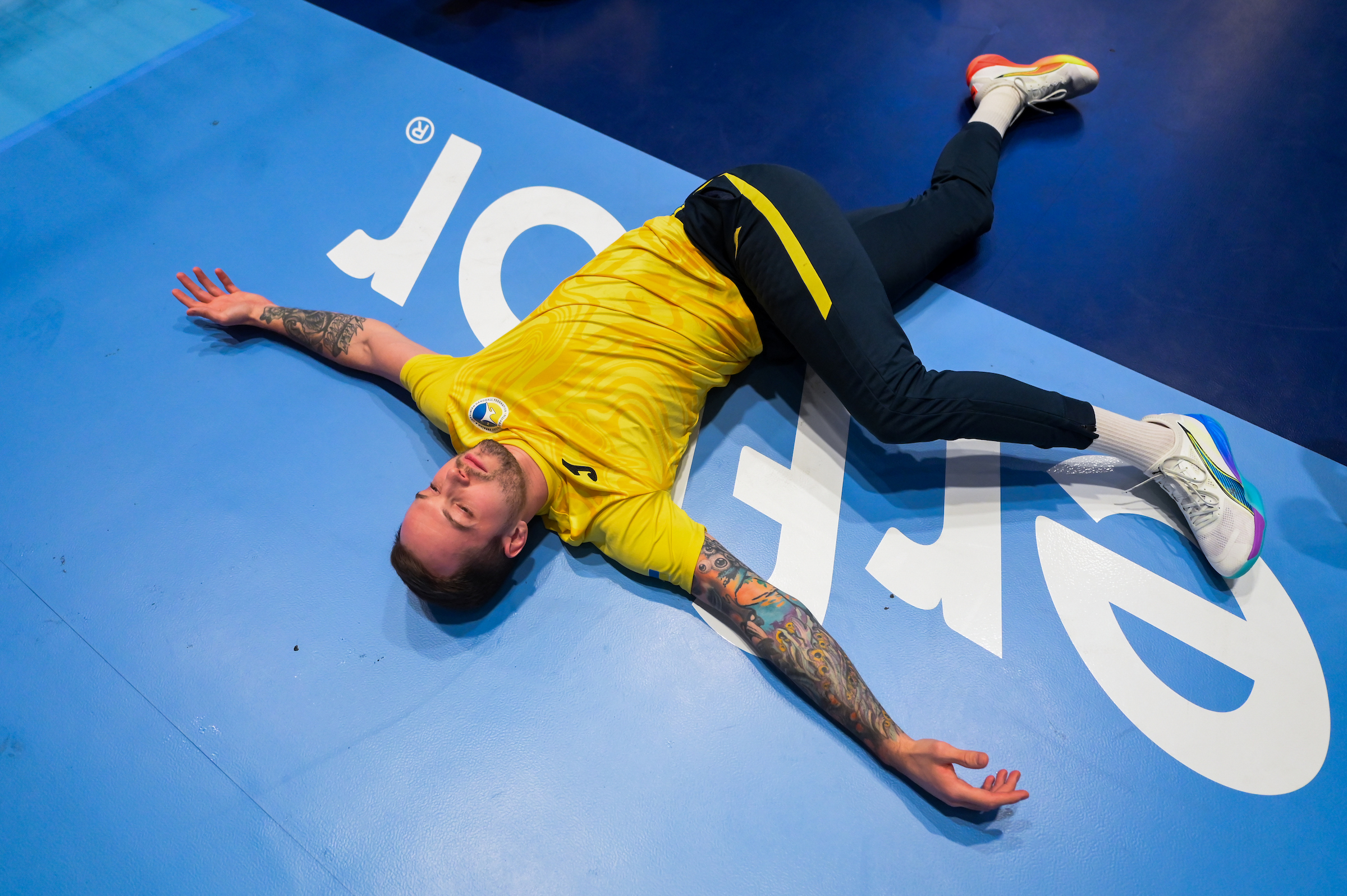 Live blog: Three matches about to throw off to start Saturday action