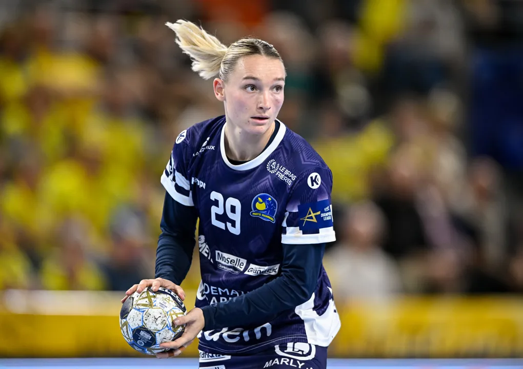 Unbeaten sides collide in round 3 showdowns