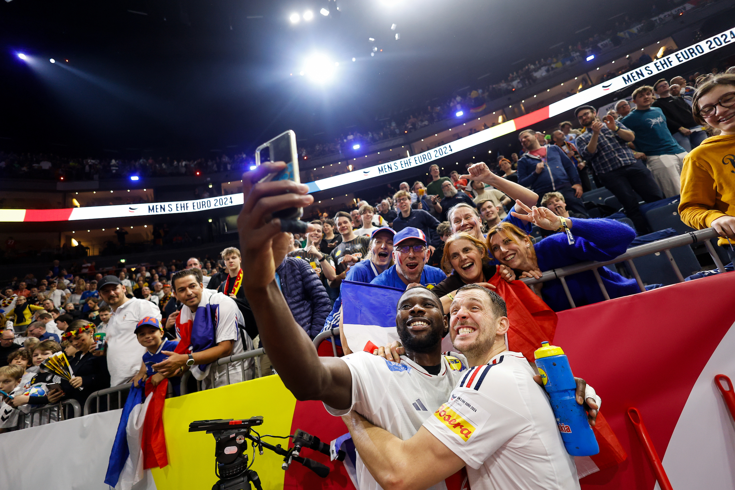 Summary: France in semis; Germany and Iceland win on Monday