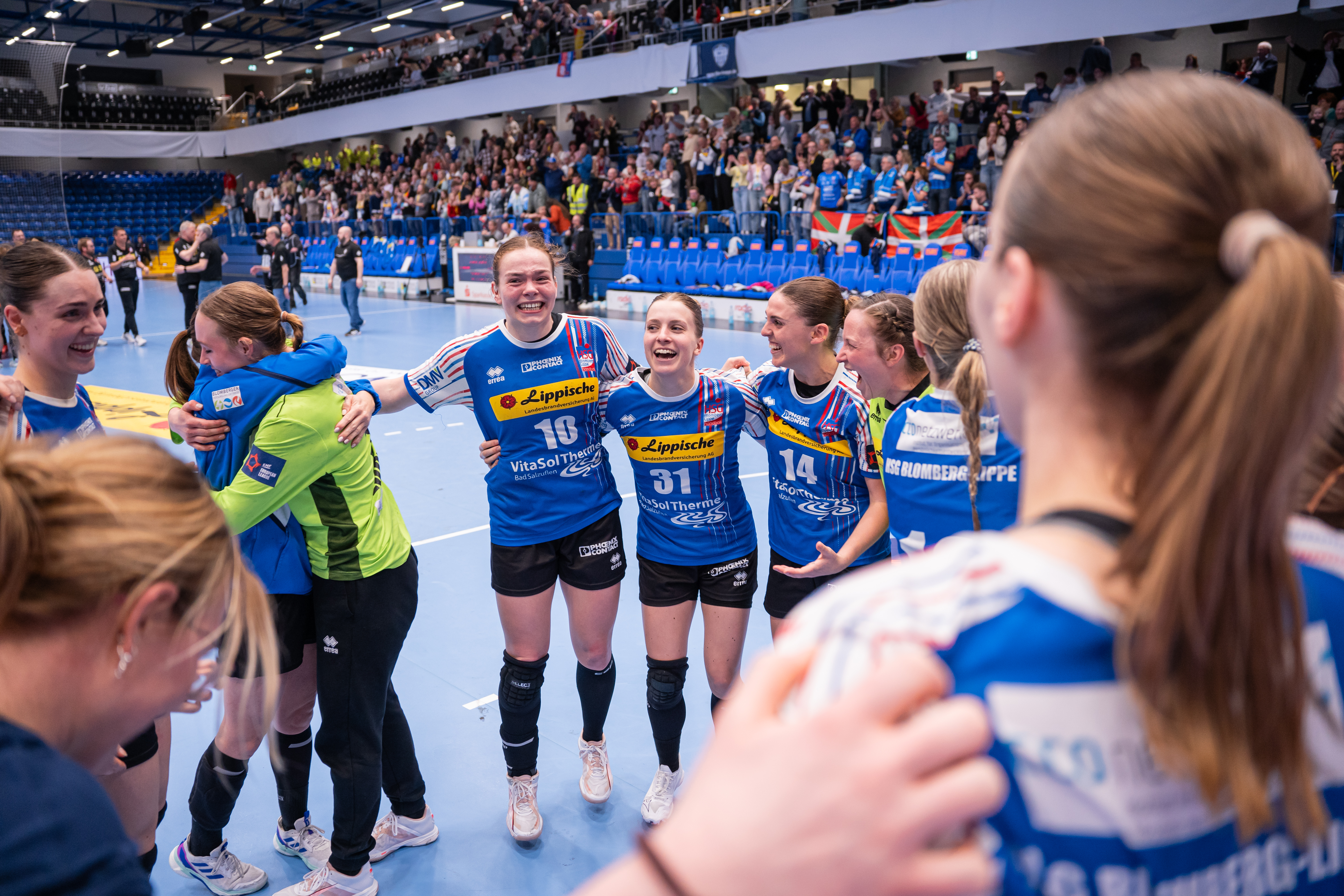 Blomberg-Lippe celebrate after a dramatic penalty shootout, Thüringer also prevail