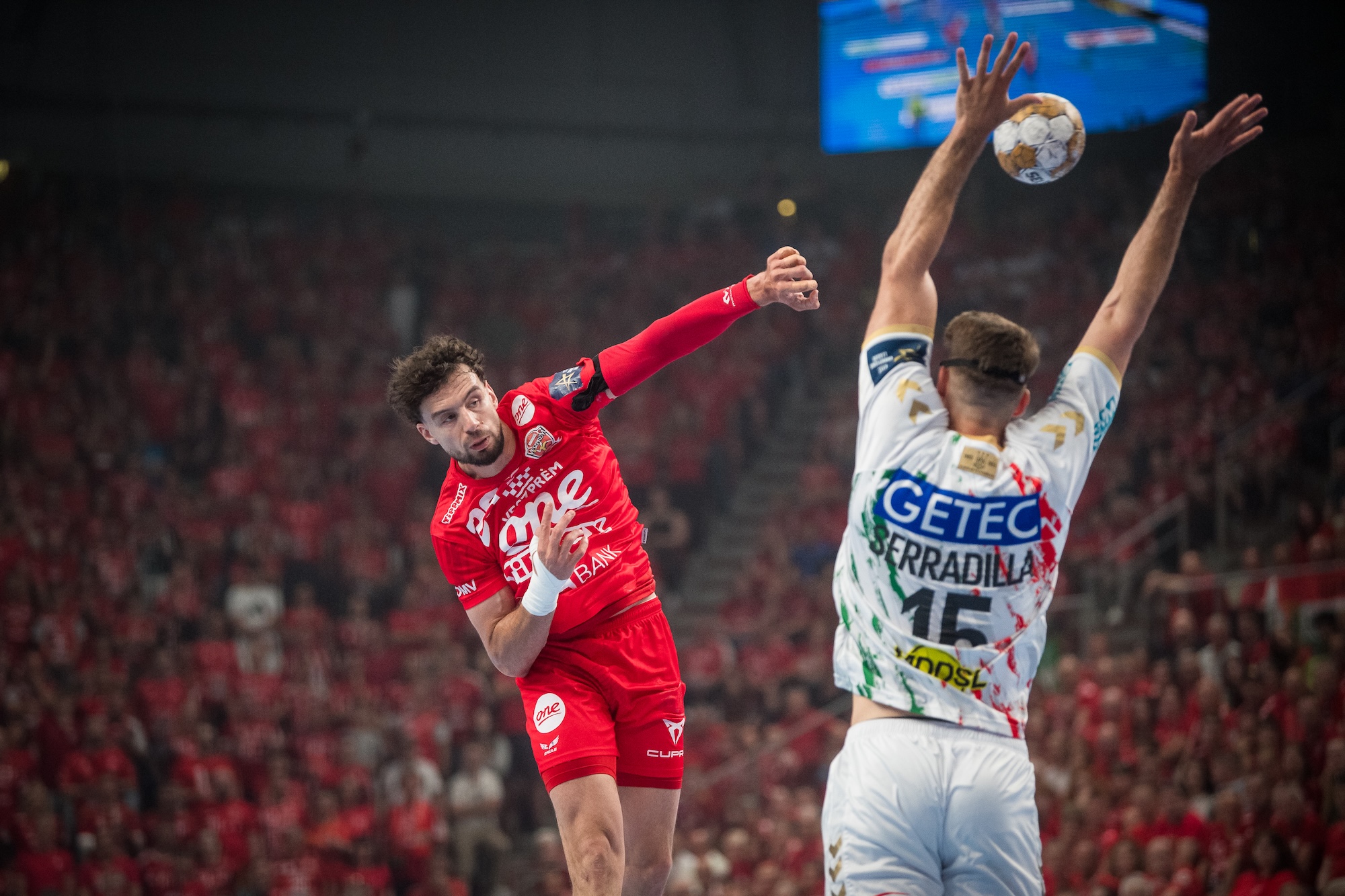 20250501 Veszprem Magdeburg Nedim Remili (1)