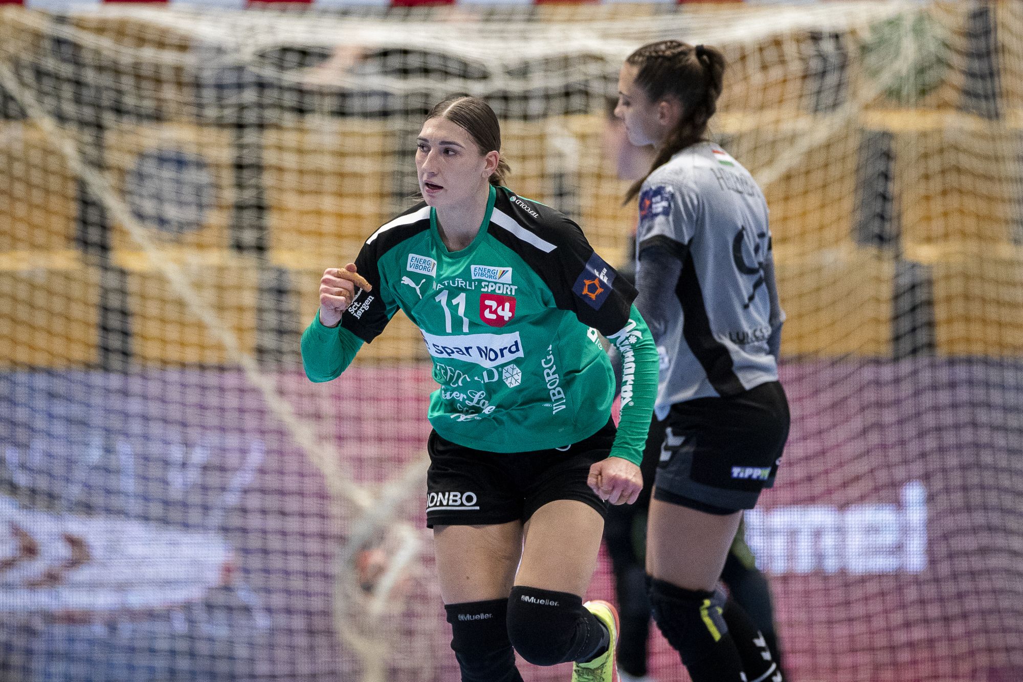 Rampant Viborg show no mercy to Vac